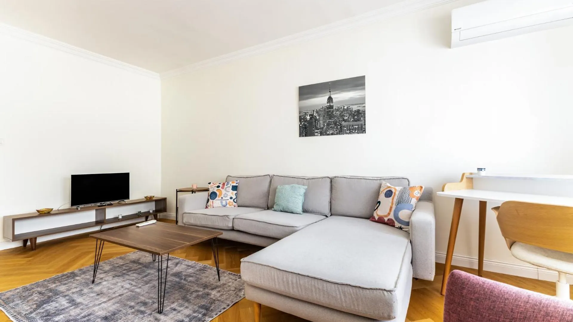 Chic Flat 5 Min To Moda Pier Istanbul 0*,
