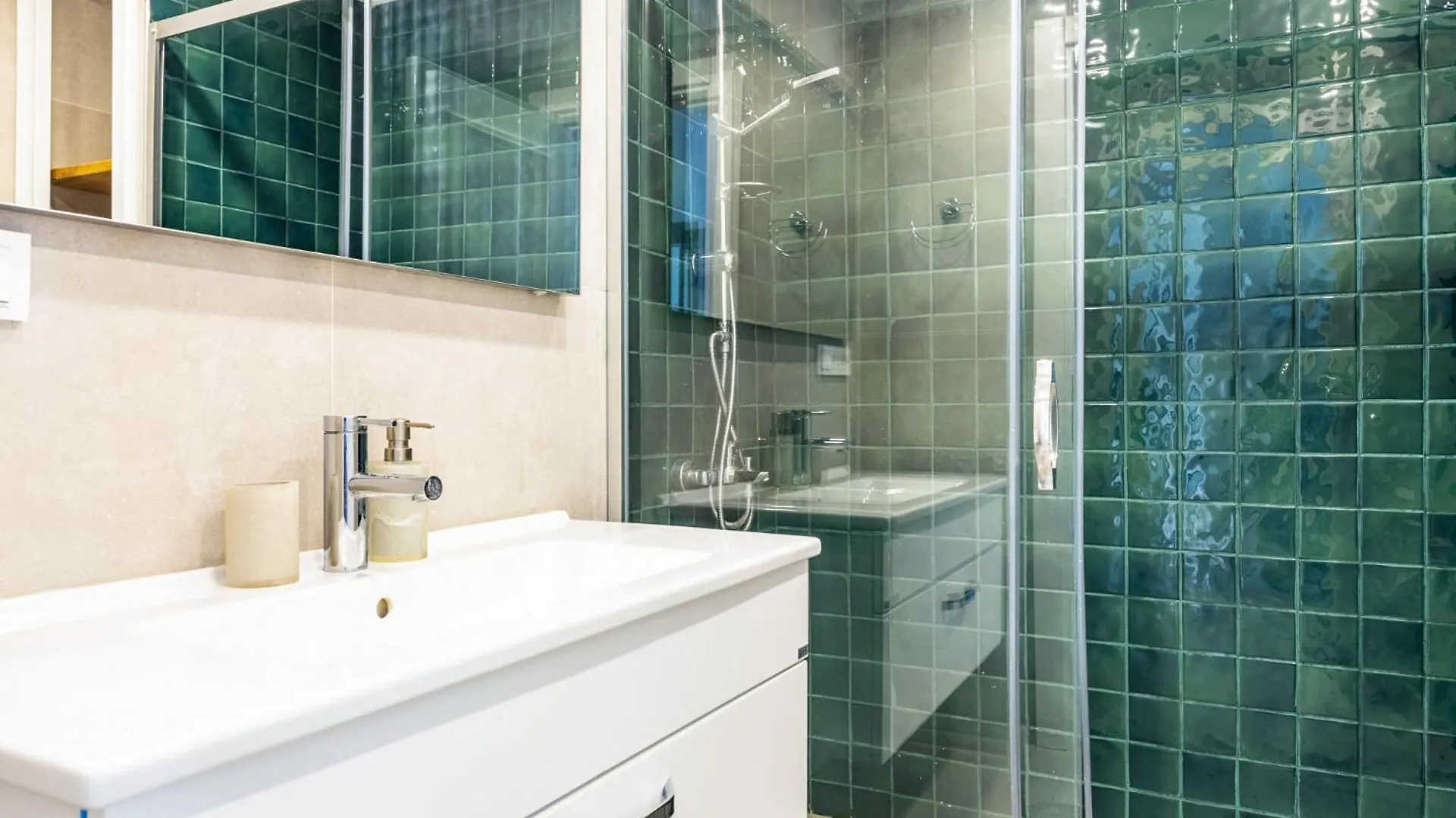 Chic Flat 5 Min To Moda Pier Istanbul Apartment